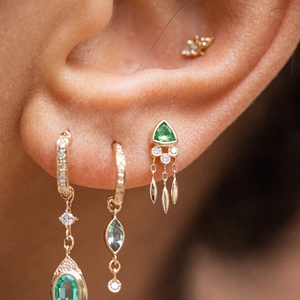 Parure de clous d'oreilles en argent S925 avec pierres vertes et glands en zircone