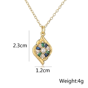 Detailed view of 18K gold plated heart pendant with size and weight measurements