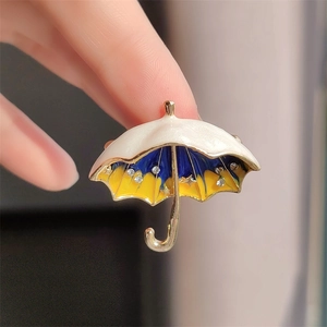 Starry sky umbrella brooch with gold enamel and rhinestones accessory for suits