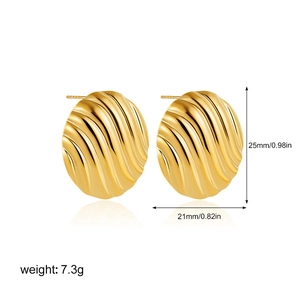 Detailed size chart showing 21mm x 25mm dimensions of 18K gold pleated oval earrings