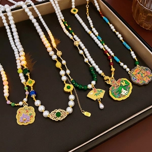 New Chinese-style pearl necklaces set with gold-plated lotus fan pendants
