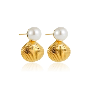 Boucles d'oreilles coquillage en or 18 carats avec perles d'eau douce naturelles