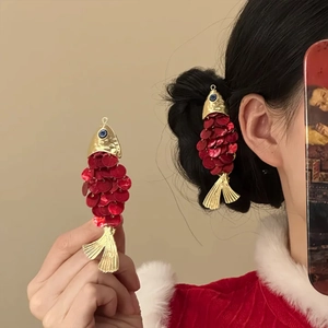 Squisita clip per capelli a forma di pesce koi con scaglie di paillettes rosse
