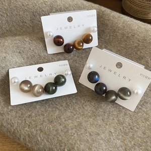 Série de trois ensembles de boucles d'oreilles en argent 925 avec perles en résine