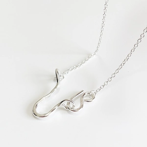 Minimalist 925 sterling silver necklace with irregular hook pendant and fine O-chain