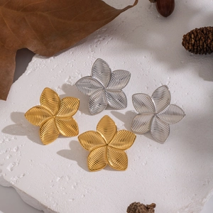18K gold and silver plated stainless steel flower stud earrings with vintage texture