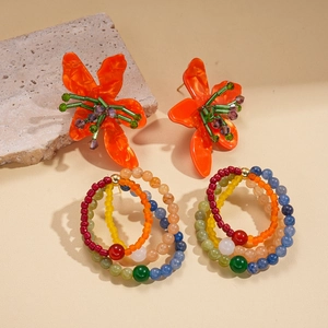 Boho resin flower earrings and colorful beaded hoop earrings set for women's vacation style