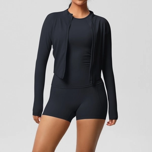 Détails de l'ensemble de sport 3 pièces noir avec veste zippée, débardeur et short court