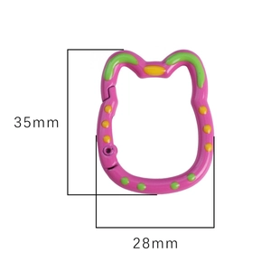 Pink cat-shaped alloy clasp keychain with dimensions 35x28mm on white background