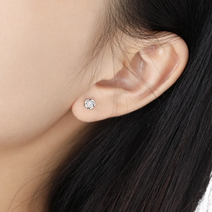 Minimalist S925 sterling silver flower stud earrings with sparkling round cubic zirconia