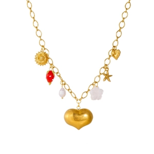 Goldene Edelstahlkette mit Herz-, Erdbeer-, Perlen- und Seesternanhängern