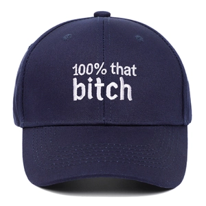 Casquette de baseball en coton bleu marine avec broderie blanche 100% that bitch au style classique