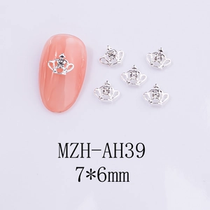 Détail de bijoux d'ongles couronne en argent avec strass, taille 7x6mm pour nail art DIY
