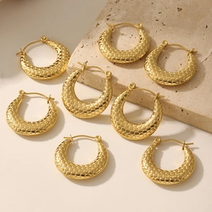 18K gold-plated stainless steel hoop earrings with textured honeycomb scale pattern