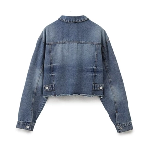 Women's cropped blue denim jacket with frayed hem and washed finish in a casual style