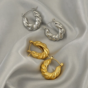 Twisted Hoop Earrings Stainless Steel 18K Gold Plated Croissant U-Shaped Chunky Lightweight Fashion For Women Daily Wear