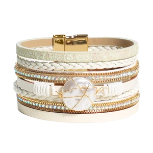 Macro di bracciale multistrato in pelle bianca con chiusura magnetica e cristalli