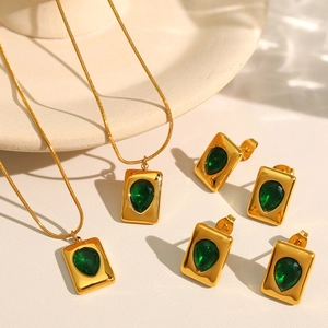 Vintage Titanium Steel 18K Gold Plated Emerald Green Teardrop Rhinestone Pendant Necklace And Stud Earrings For Women Jewelry