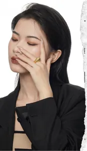Polished S925 sterling silver croissant ring on model for a minimalist fashion aesthetic