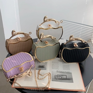 Fashionable box handbags with leopard-shaped handles and chains in five vibrant colors