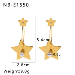 Detailed dimensions of gold star earrings with pearl charms and 18k gold plating