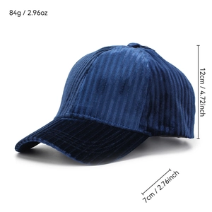 Blauwe corduroy baseballpet met een klep van 7 cm en een hoogte van 12 cm, afmetingen