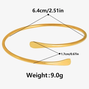 Detailed size chart showing 6.4cm diameter and 9g weight for the gold open cuff bracelet