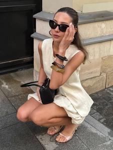 Ensemble gilet blanc crème et jupe bouffante pour femme au style chic d'été