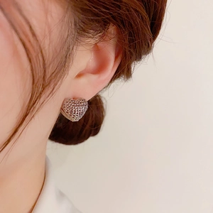 Mesh hollow heart-shaped silver earrings in a stylish minimalist vintage design for women