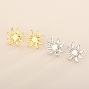 Orecchini a perno a forma di sole in acciaio inossidabile oro e argento stile sobrio