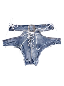 Sexy hellblaue High Waist Denim Thong Shorts mit Schnürung und ausgefransten Kanten
