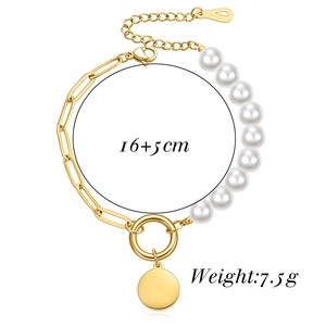 Detail of 18KGP gold paperclip chain and white pearls bracelet with a round tag