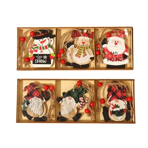 Decorazioni natalizie in legno fatte a mano con Babbo Natale e renne in confezione regalo