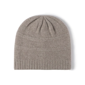 Damen Winter Strickmütze aus Wolle in Haferflockenfarbe mit geripptem Umschlag und Muster