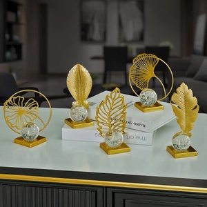 Nordic Gold Metal Leaf Crystal Ball Desktop Ornaments Luxury Ginkgo Feather Statues Home Office Decoration