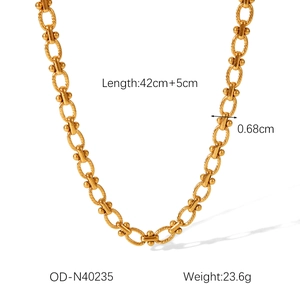 Detail view of 18K gold plated stainless steel Cuban chain with 0.68cm width and 42cm length