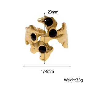 Maßangaben des vergoldeten Rings mit 17,4 mm Breite und einem Gewicht von 3,3 Gramm