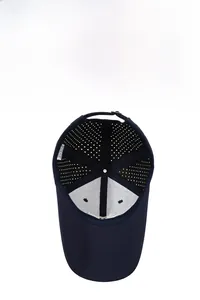 Détails du tissu en maille découpé au laser et de la doublure intérieure de la casquette