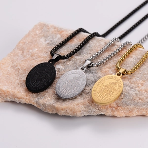 Saint Christopher Anhänger Halsketten in Silber, Gold und Schwarz aus Edelstahl für Herren