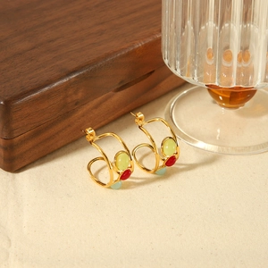 Boucles D'oreilles Géométriques En Forme De C Rétro Français En Acier Inoxydable Plaqué Or 18 Carats Avec Trois Pierres