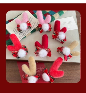 Lot de 8 barrettes bois de renne en peluche avec nœuds à carreaux festifs et pompons doux