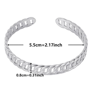 Detailed view of silver open cuff bracelet with dimensions showing 0.8cm width and 5.5cm inner diameter