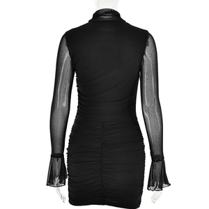 Vue arrière d'une robe moulante noire avec manches évasées en tulle et détails froncés