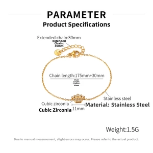 Detailed view of gold crown bracelet dimensions with 175mm length and lobster clasp