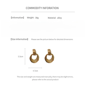 Detailed spec chart showing 5.5cm gold textured round hoop earrings in alloy material
