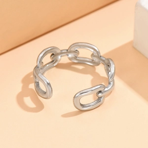 Minimalist silver chain link open ring in polished stainless steel for a modern look