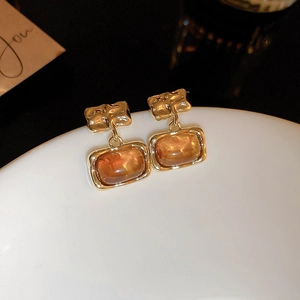 Vintage Resin Geometric Square Stud Earrings Gold Plated Alloy Jewelry For Women With Silver Earring Post Maillard Style