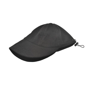 Cappellino da baseball nero testurizzato con fibbia a coulisse per protezione solare