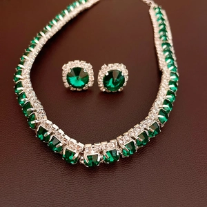 Vintage emerald square jewelry set with silver necklace and stud earrings for women