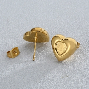 Chic gold heart-shaped titanium steel stud earrings with minimalist polished finish